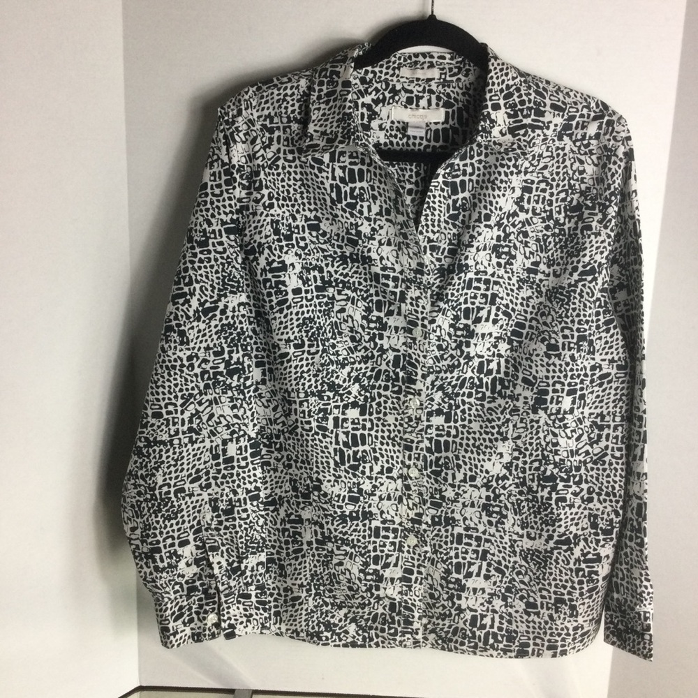 CHICO’S NO IRON BUTTON UP BLACK & WHITE SNAKESKIN PRINT BLOUSE  3 LARGE (16-18)